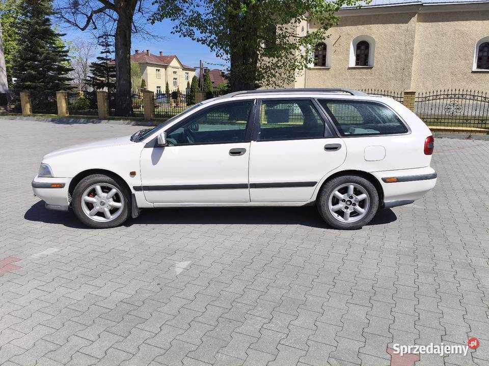 Volvo V40 20 BG butla do 2030 roku VAT marża V40 podkarpackie Narol