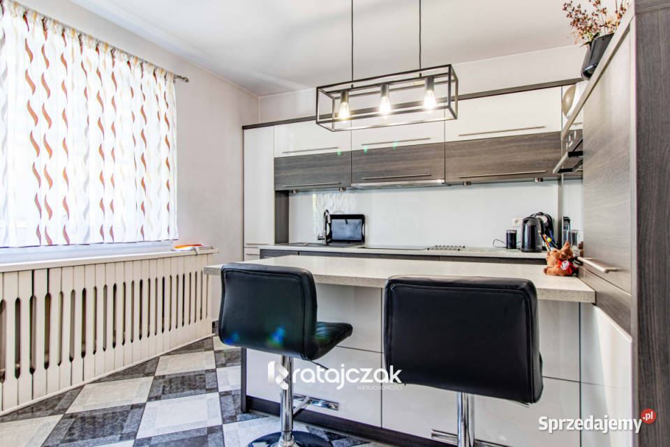 sprzedaży domu wolnostojącego 21503m2 Gdynia dachówka