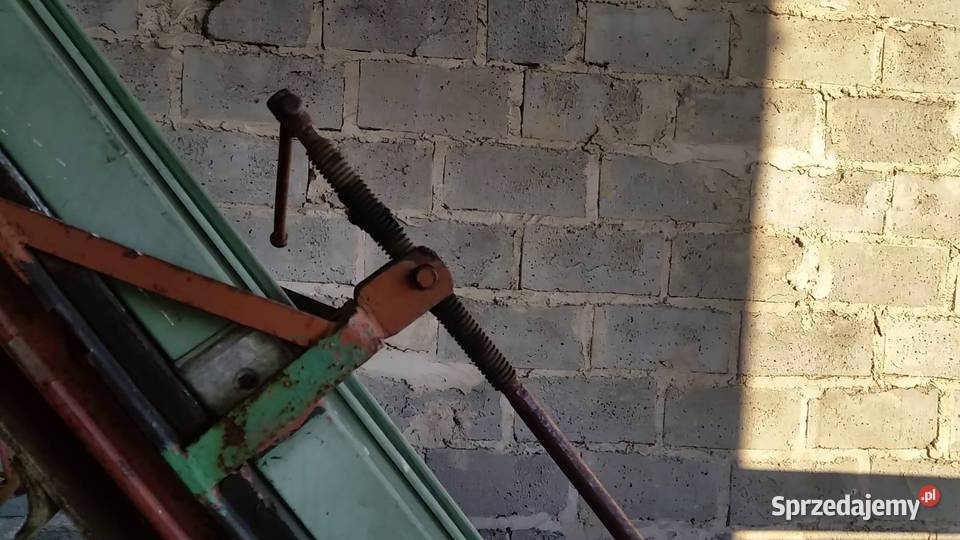 Obcinarka do cebuli z podajnikiem do big bagów Maszyny do obróbki i pakowania Zamość