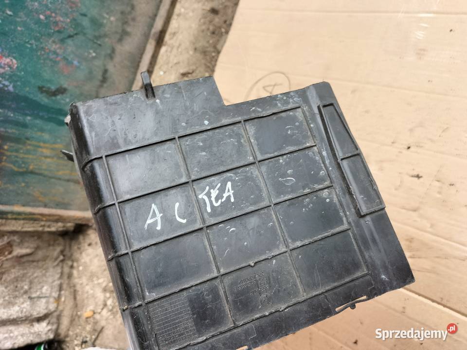 OBUDOWA OBUDOWA AKUMULATORA VW AUDI 1K0915335B osobowe Kamień-Kolonia sprzedam