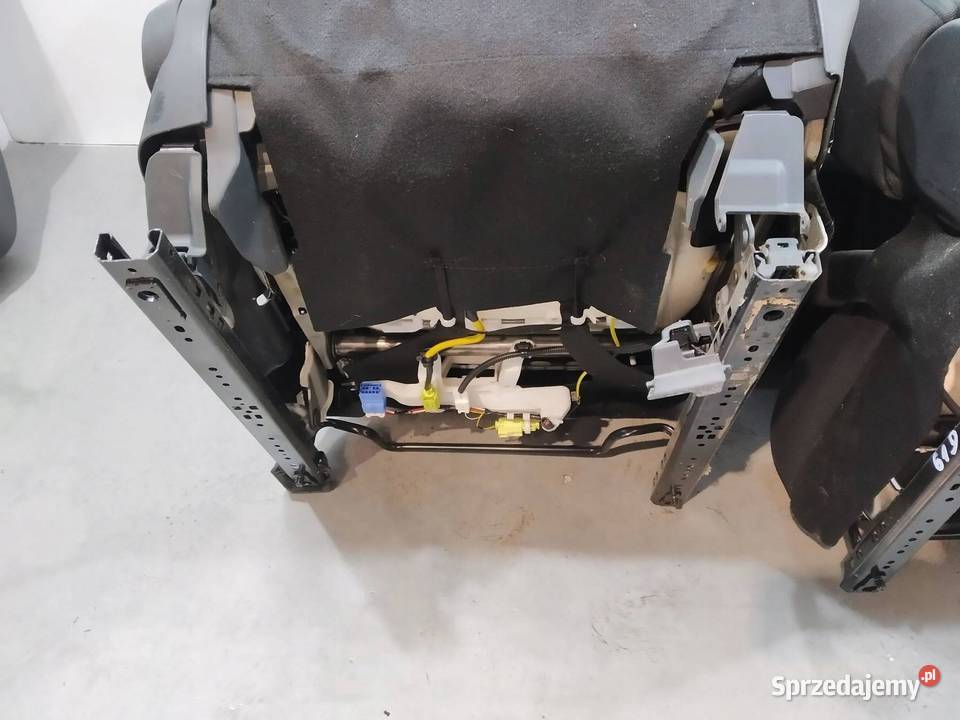 FOTELE KANAPA BOCZKI KOMPLET EU 5D Toyota Yaris świętokrzyskie sprzedam