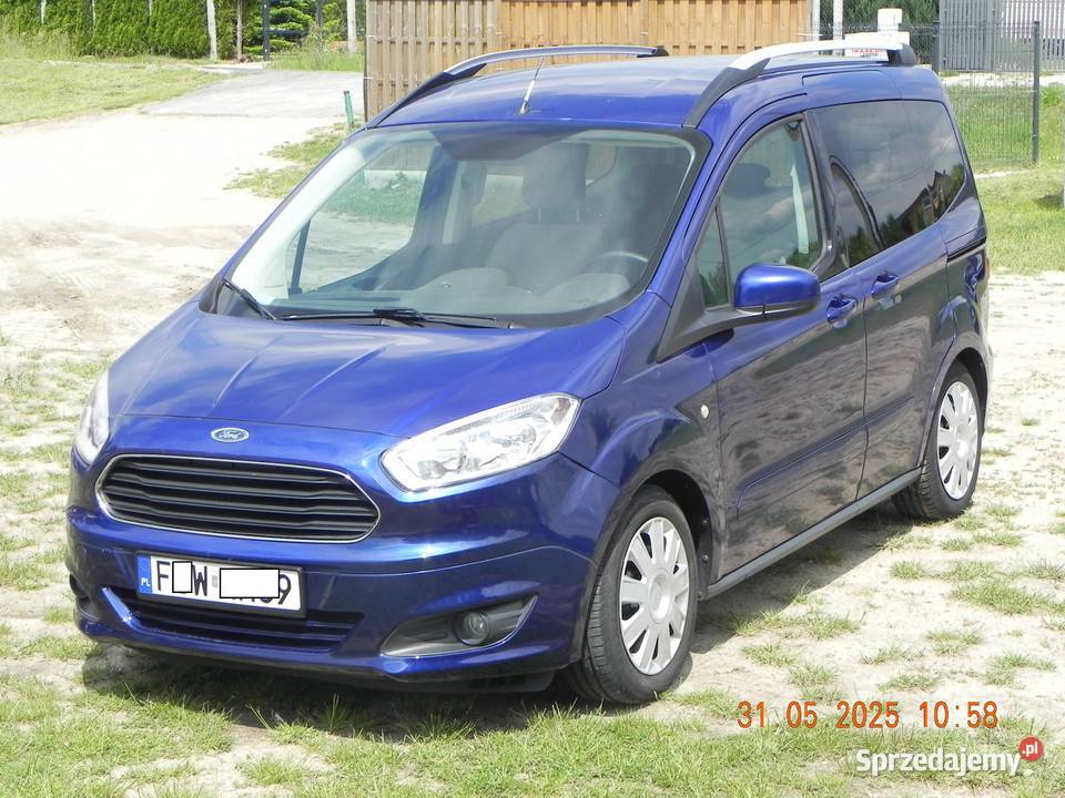 Ford Tourneo Courier 10 benzyna wersja Titanium MP3 sprzedam