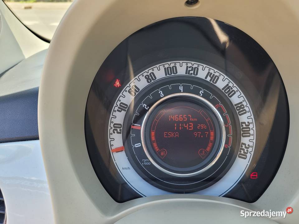 Fiat 500 jasny środek szyberdach klimatyzacja Rok produkcji 2011 Kraków