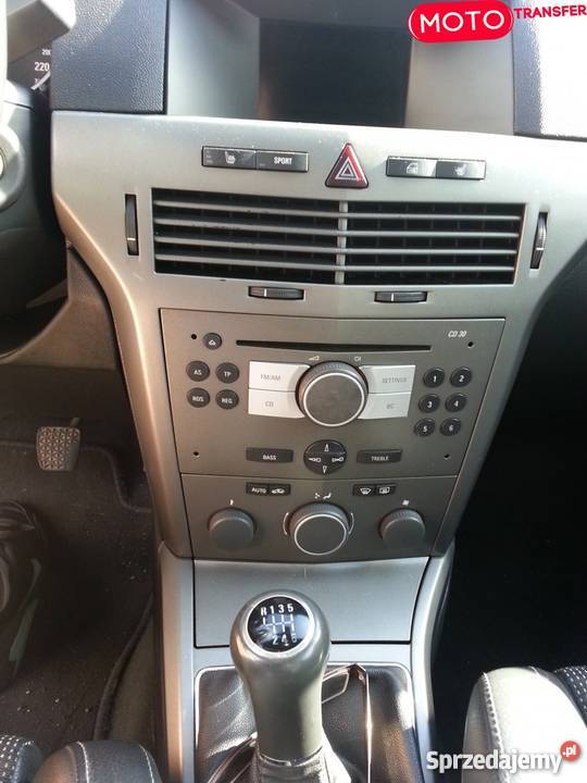 Opel Astra GTC OPC Black 18