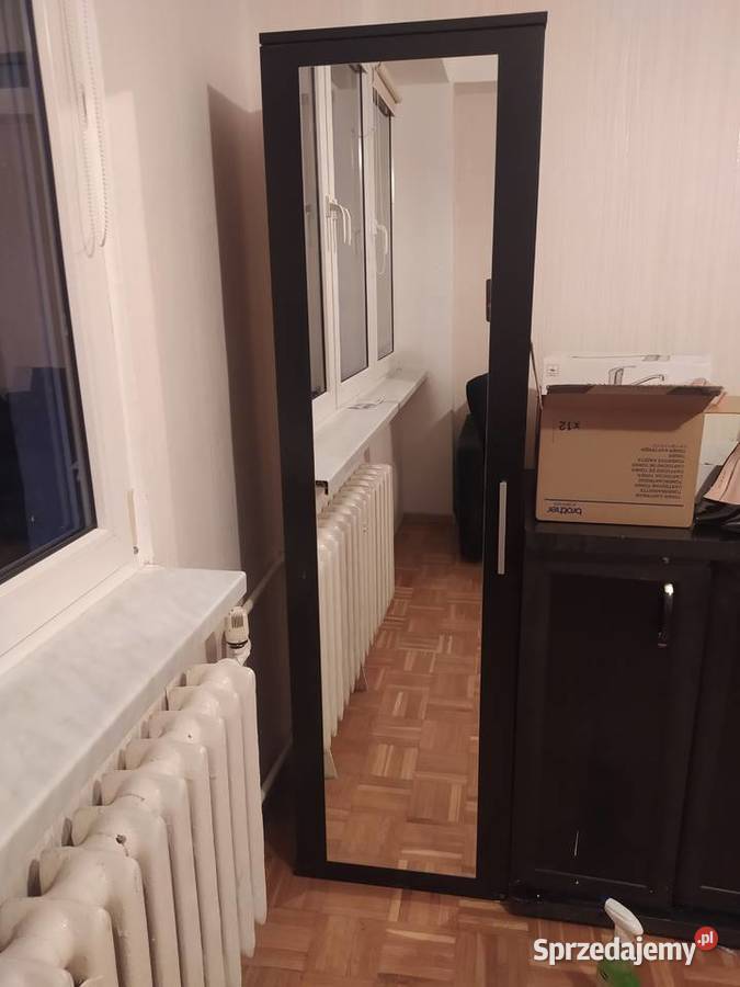 Wysoka szafa na ubrania Wrocław
