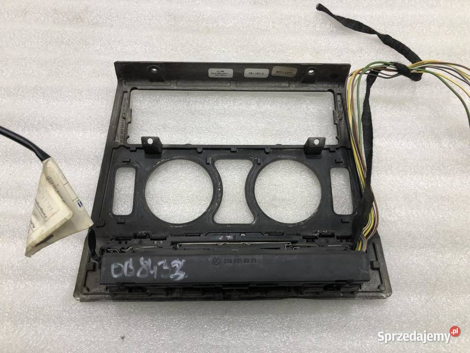 PANEL DEKOR KONSOLI MERCEDES CKLASA W202 9301 EU Osłony i zaślepki