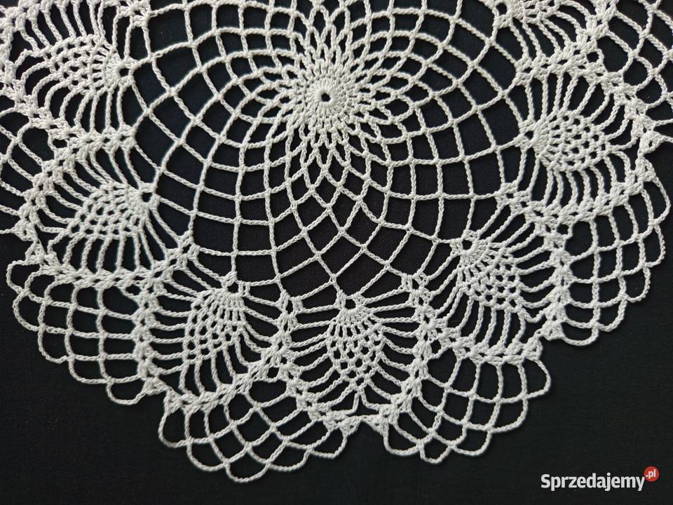 Serwetka szydełkowa do koszyczka wielkanocnego Obrusy i serwety Garbów