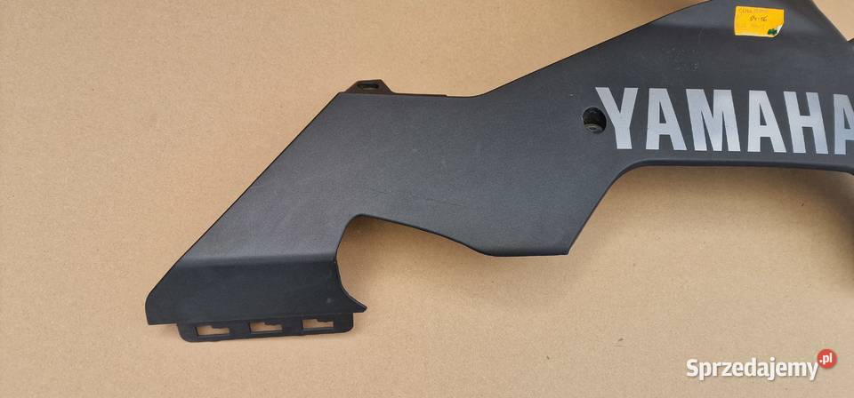 YAMAHA R1 RN12 PŁUG BOCZEK OWIEWKA PRAWA Bieleń