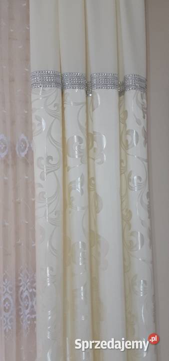 Zasłony kremowe z błyszczącym wzorem Mława
