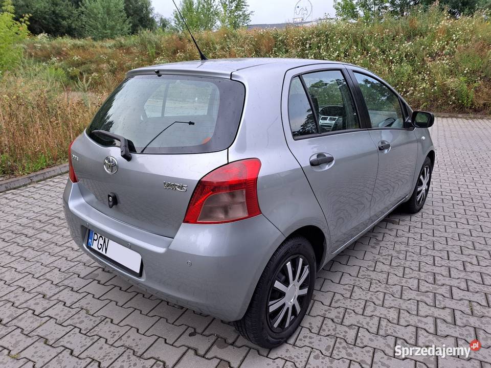 Toyota Yaris II 13 VVTi 87 Klima 5 drzwi PDC Zarejestrowany w Polsce sprzedam