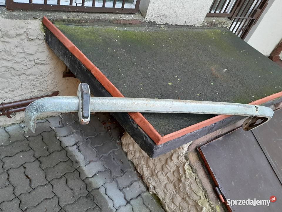 Fiat 125p włoski klasyk zderzak tył chrom kły