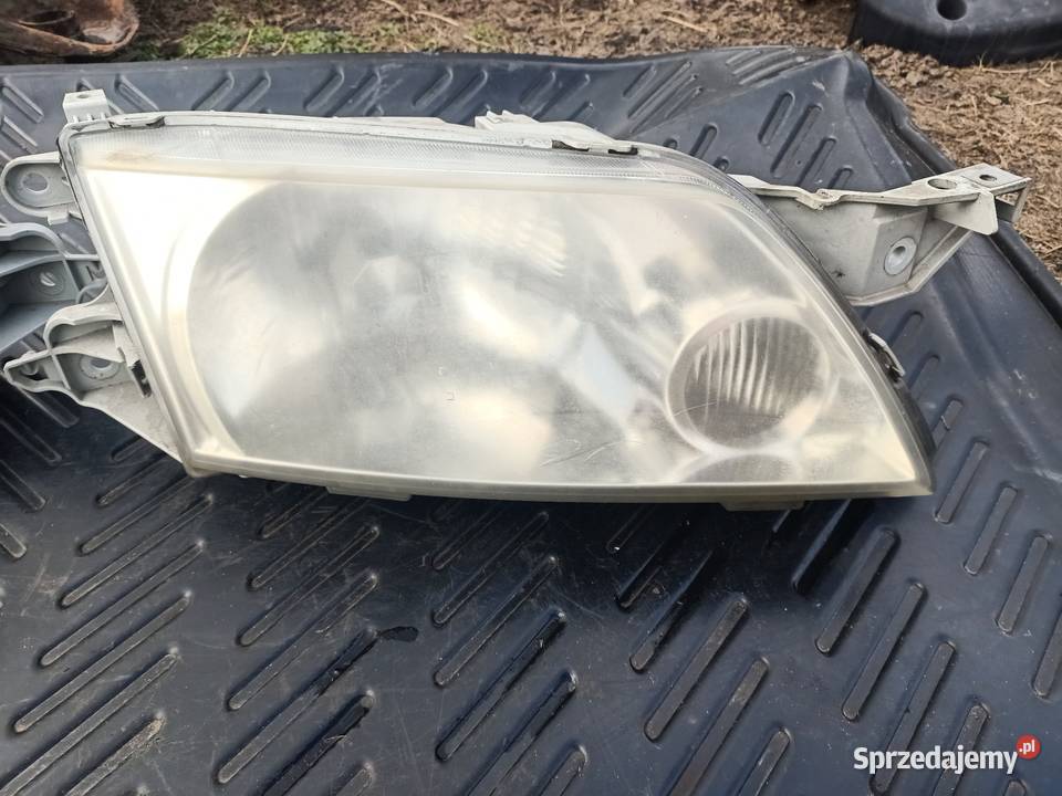 Lampa przednia przód prawa lewa Mazda Premacy osobowe Szczecin