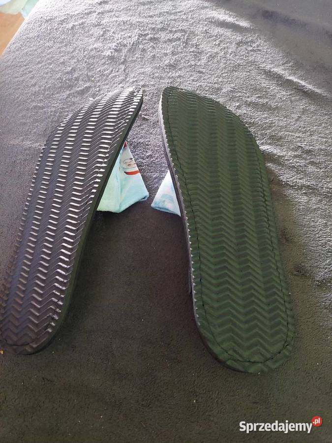 Ciapcie domowe z motywem świątecznym