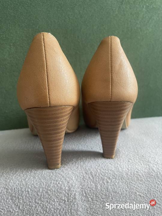 Kremowe buty na obcasie Kłodawa sprzedam