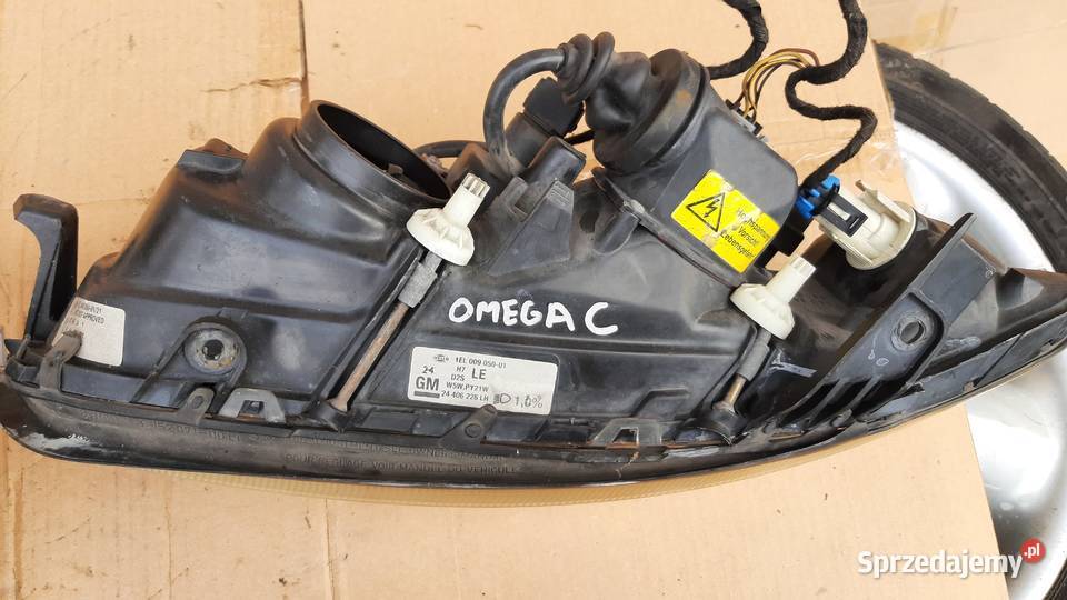 lampa prawa lewa opel omega b c xenon lampy Dębno