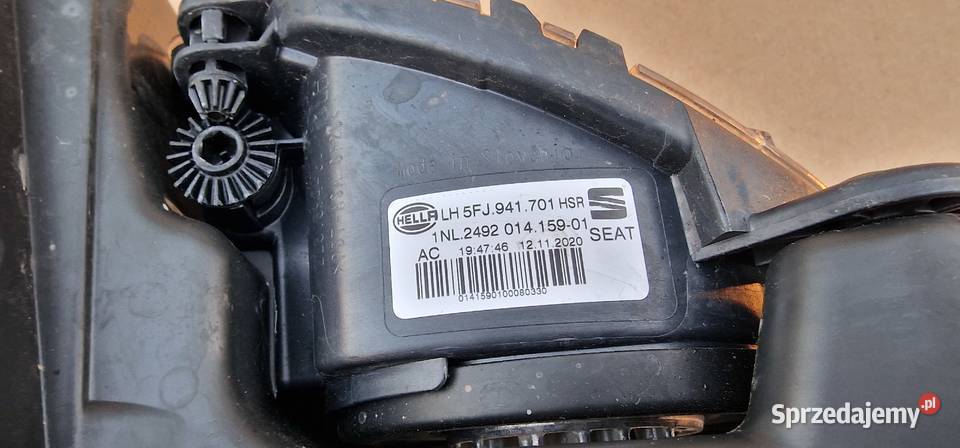 SEAT TERRACO LEON HALOGEN LEWY LED DRL 5FJ941701 Bieleń