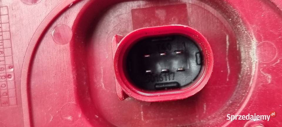 LAMPA PRAWA TYŁ AUDI S8 D3 4E0945096H Lipno