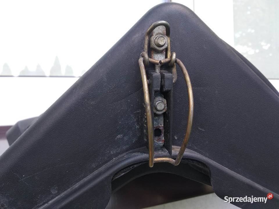 Audi 80 B4 obudowa pokrywa akumulatora oryginał