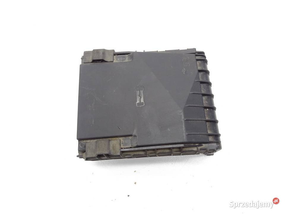 SKRZYNKA BEZPIECZNIKÓW 1K0937125D A3 8P LEON II osobowe małopolskie sprzedam