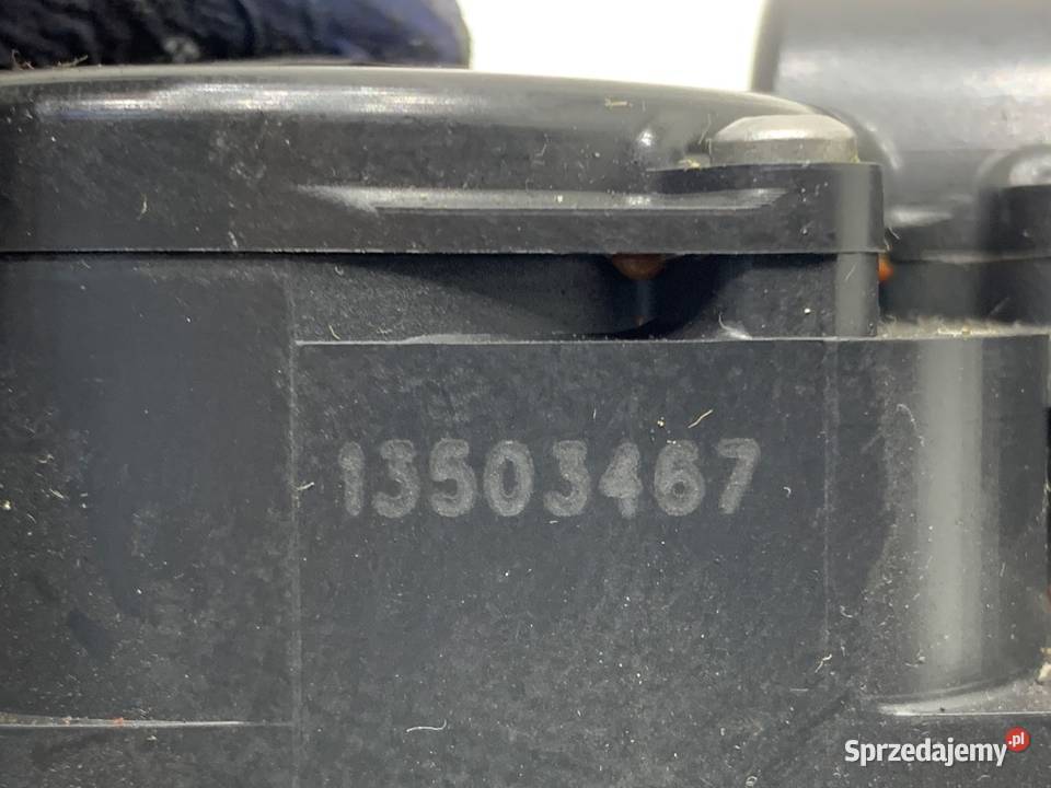 ZAMEK KLAPY TYŁ OPEL INSIGNIA A Kombi 13503467 sprzedam