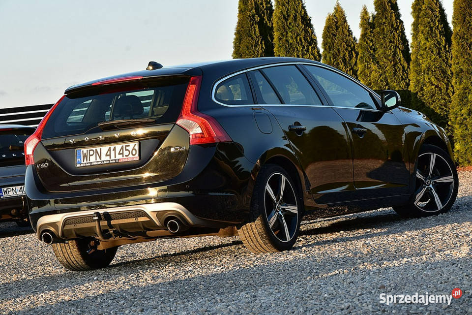 Volvo V60 20D4 190 RDesign Alcantara Led Navi