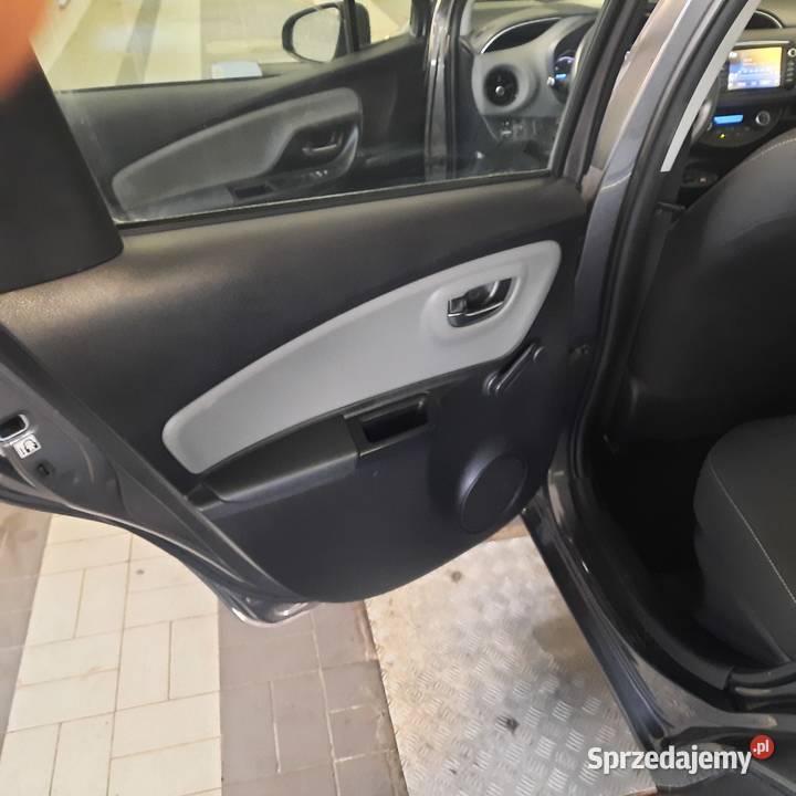 Toyota Yaris hybryda automat stan perfekcyjny 1500cm3 Białystok
