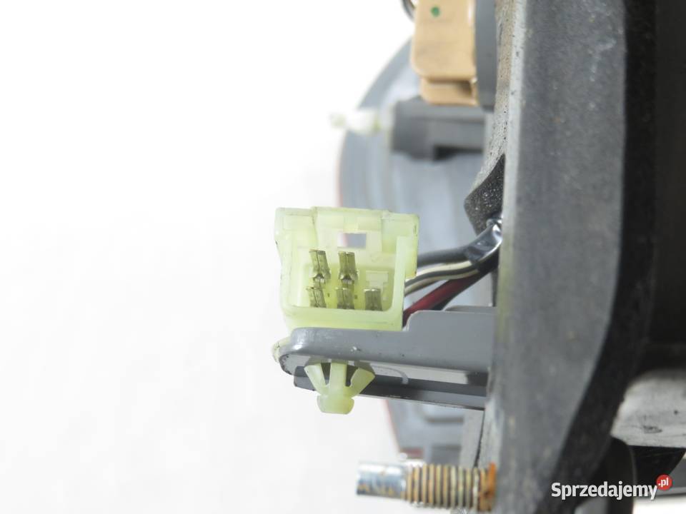 LAMPA PRAWA TYLNA SUBARU LEGACY IV 22020960