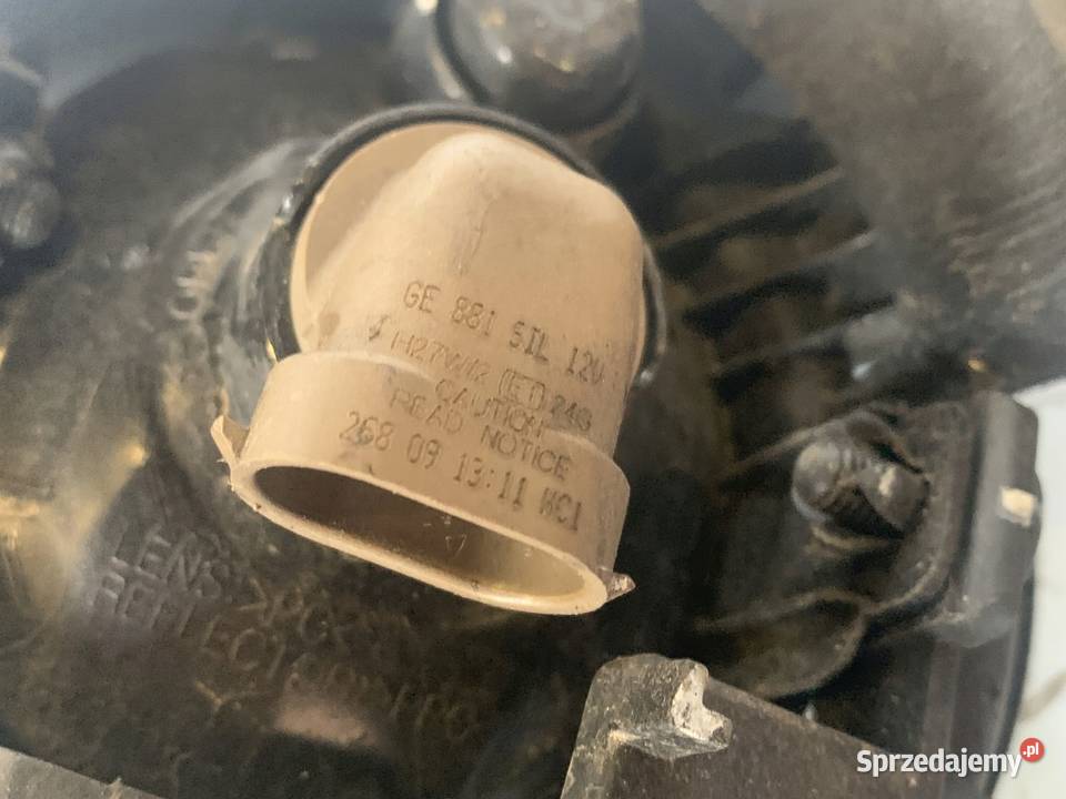 KIA SPORTAGE II LIFT 10r halogen prawy 92202030 osobowe Kielce