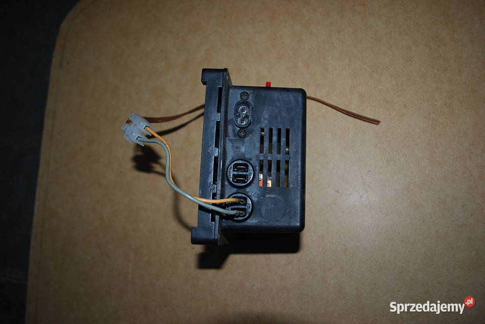 PRZETWORNICAZASILACZ 23012V DO KEMPINGUKAMPERA Motoryzacja Grzebowilk sprzedam