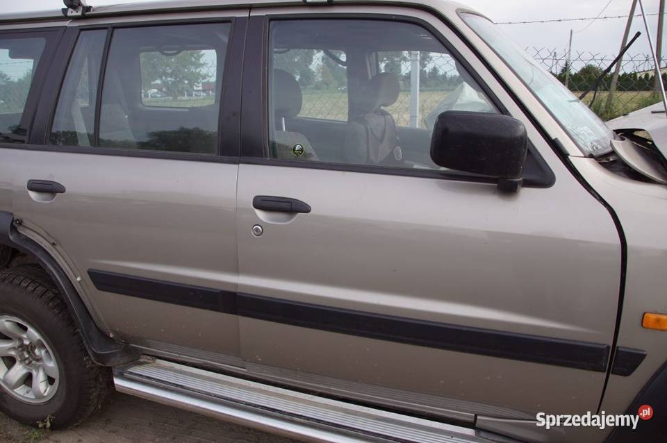 NISSAN PATROL Y61 DRZWI PRAWE PRZÓD 1998 5 DRZWI Lipno