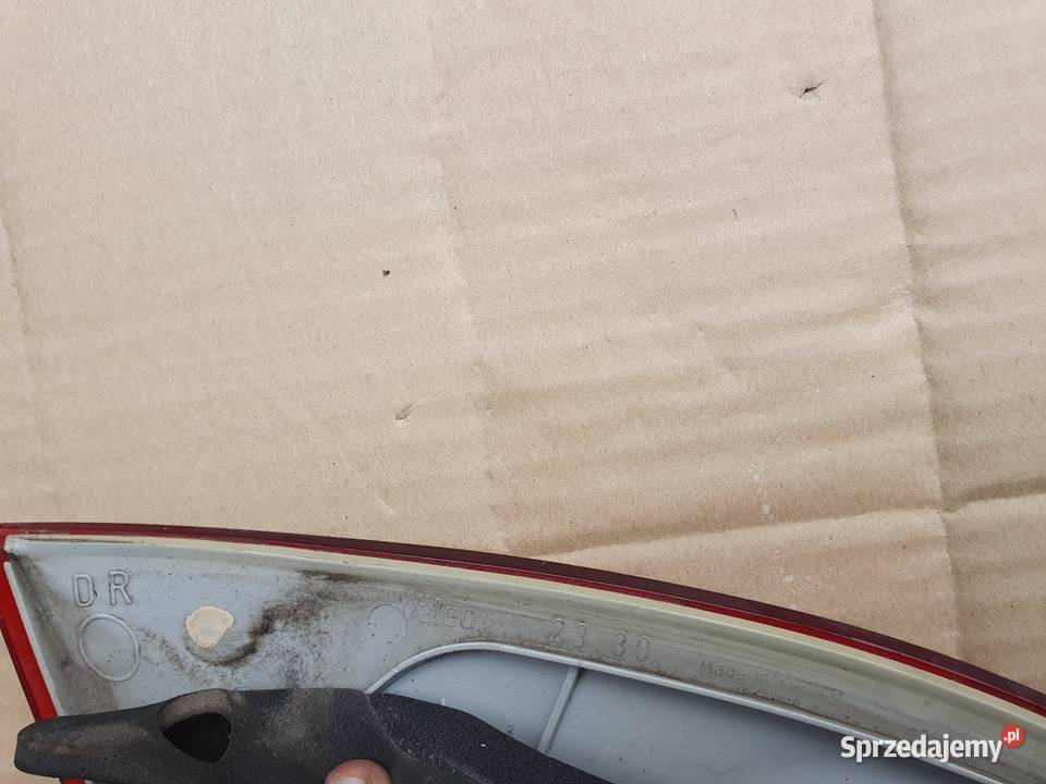 Lampa prawa klapy tył toyota avensis t22 kombi Pszczyna