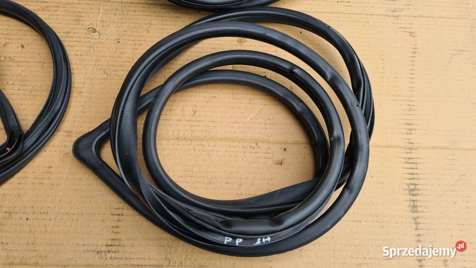 Subaru Forester 3 SH komplet uszczelki wnęki Motoryzacja Legnica