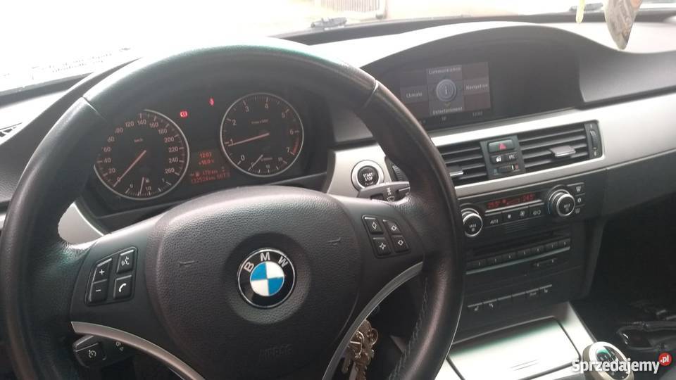 BMW E90 320i Myślina