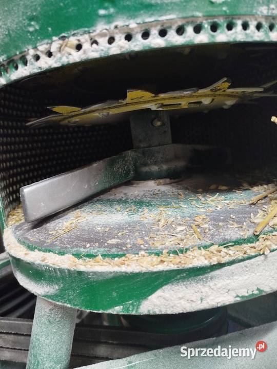 Bąk rozdrabniacz śrutownik gniotownik śruta