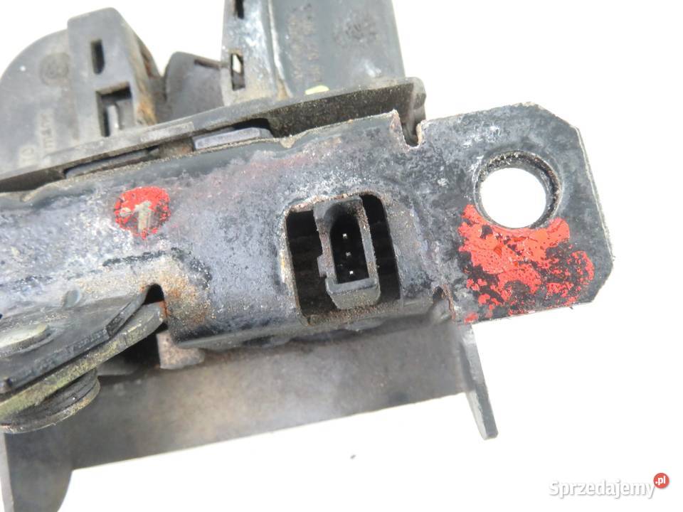 ZAMEK KLAPY VW GOLF IV 1J6827505B