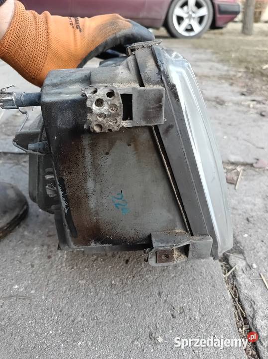 Lampa prawa Mercedes W124 łódzkie