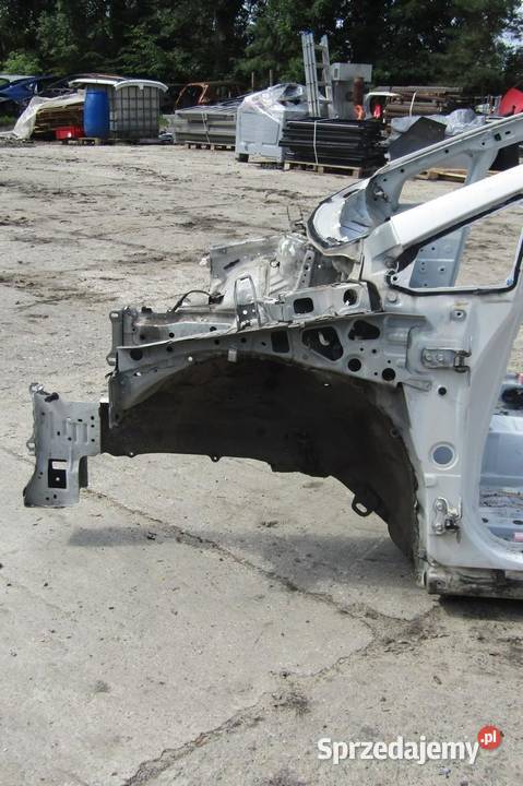 ĆWIARTKA PODŁUŻNICA LEWA PRZEDNIA PRZÓD 070