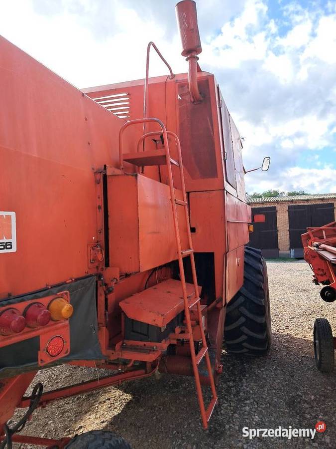 Kombajn zbożowy Bizon Z056 Zbożowe Wola Mąkolska
