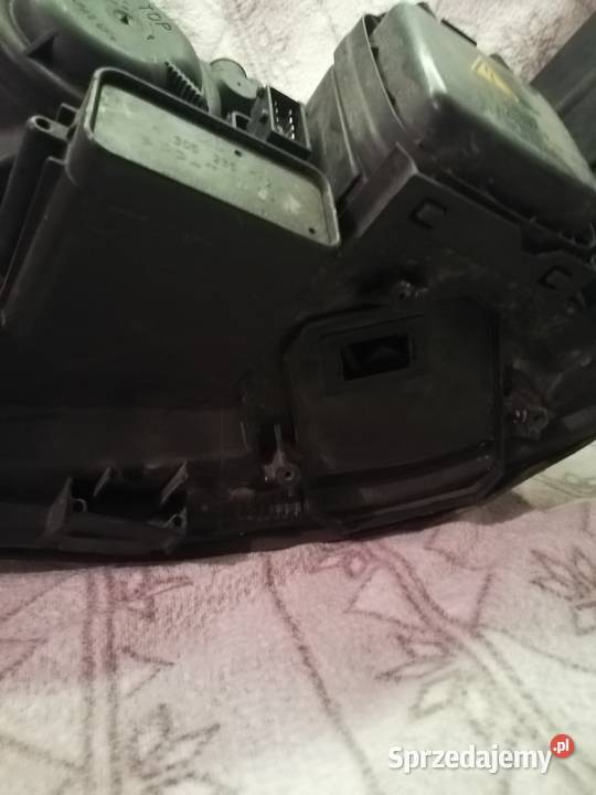 Lampa przednia prawa xenon Opel Zafira A Lift lampy przednie Września