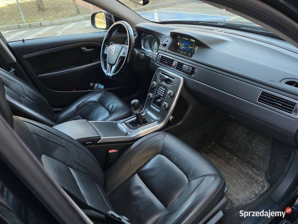 Volvo V70 2014r 20 D3 136 stan 1984cm3 Warszawa