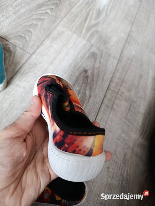 kapcie buty dziecięce rozmiar 25 długość wkładki Poznań sprzedam