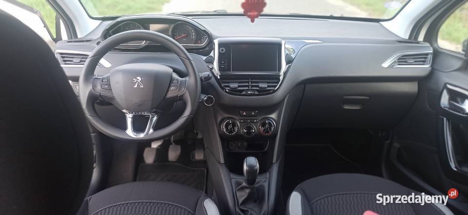 Peugeot 208 super stan wspomaganie kierownicy łódzkie Bełchatów