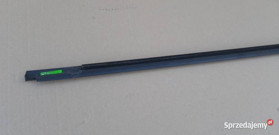 SKODA ENYAQ LISTWA ZGARNIAJĄCA DRZWI PRAWY TYŁ Bieleń