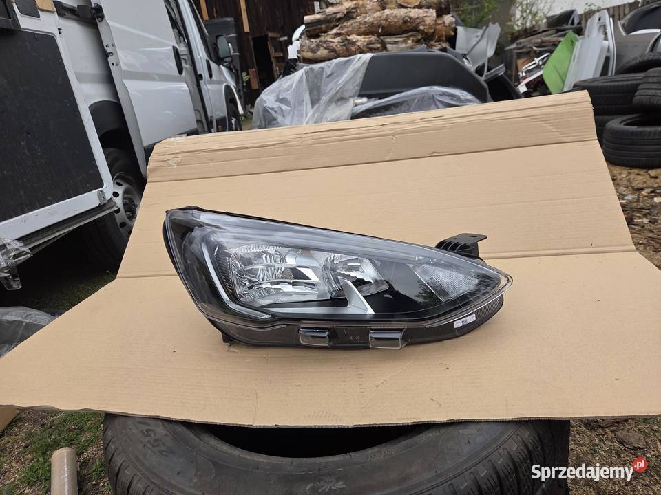 Lampa prawa przód przednia Ford Focus IV 2546956 osobowe sprzedam