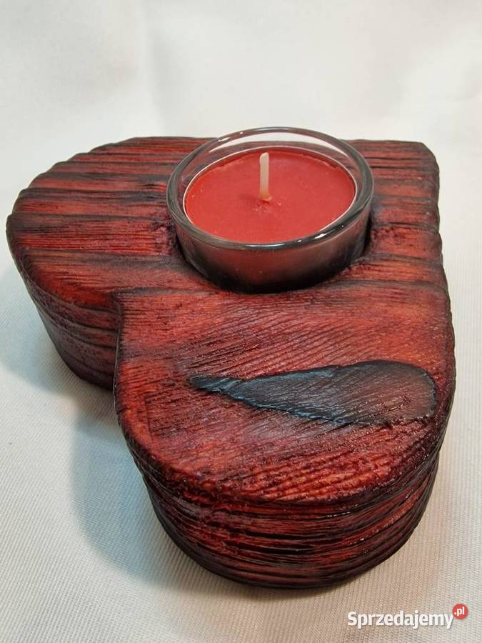 Świecznik drewniany serce rubinowy na tealight czerwony Sępopol