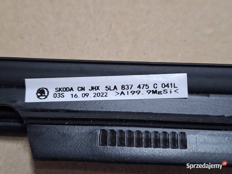 SKODA ENYAQ IV LISTWA DRZWI LEWY PRZÓD