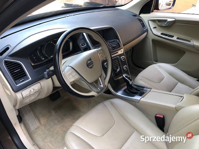 VOLVO XC60 30 T6 benzyna 304 zarejestrowany full