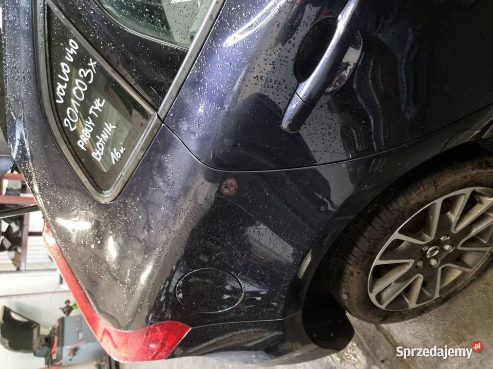 ĆWIARTKA BŁOTNIK PRAWY TYŁ VOLVO V40 II CROSS kujawsko-pomorskie