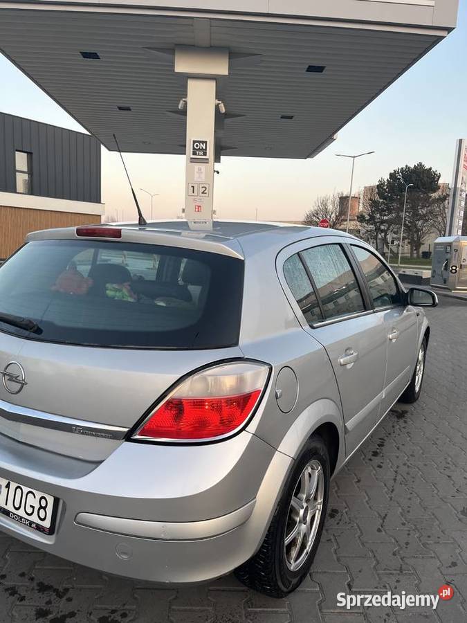 Opel astra H 16 benzynalpg nieuszkodzony