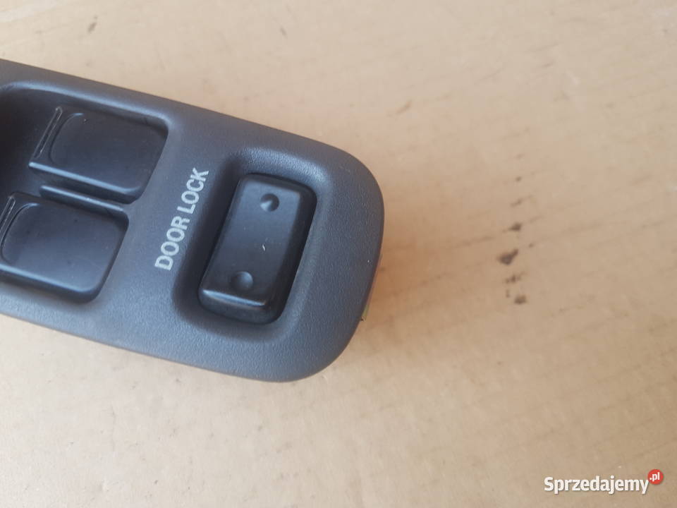 Suzuki Liana panel sterownia szybami przełącznik Legnica sprzedam